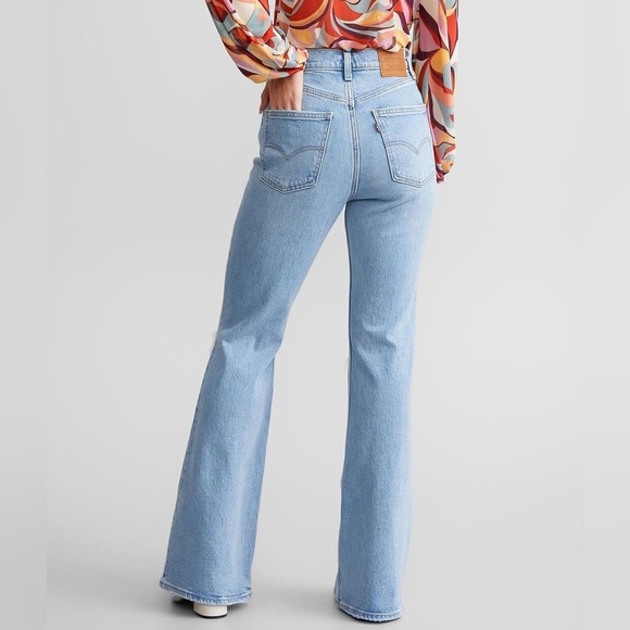 Levi’s 70’s High Rise Flare Jeans - Picture 3 of 9